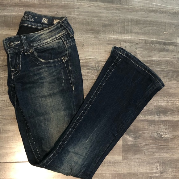 Miss Me Jeans. Boot Cut - Picture 2 of 4